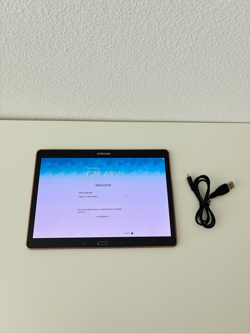 Samsung Galaxy Tab 10.5" 16GB SM-T800 – Titanium Bronze (Wi-Fi)